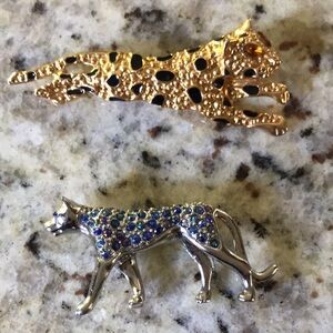 2 Leopard Panther Cheetah Animal Cat Brooch